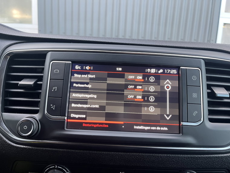 Vehicle Image 37