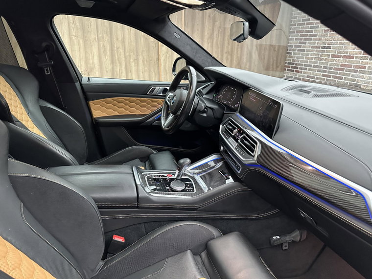 Vehicle Image 32
