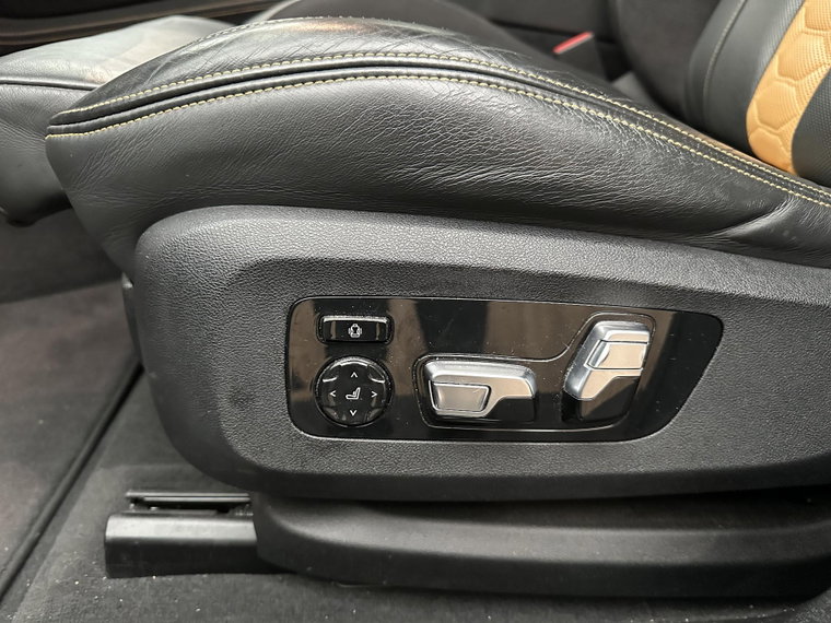 Vehicle Image 37