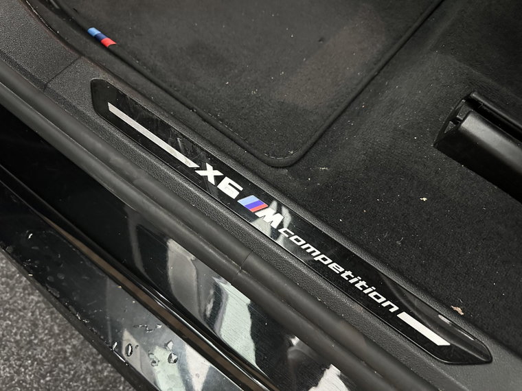 Vehicle Image 38