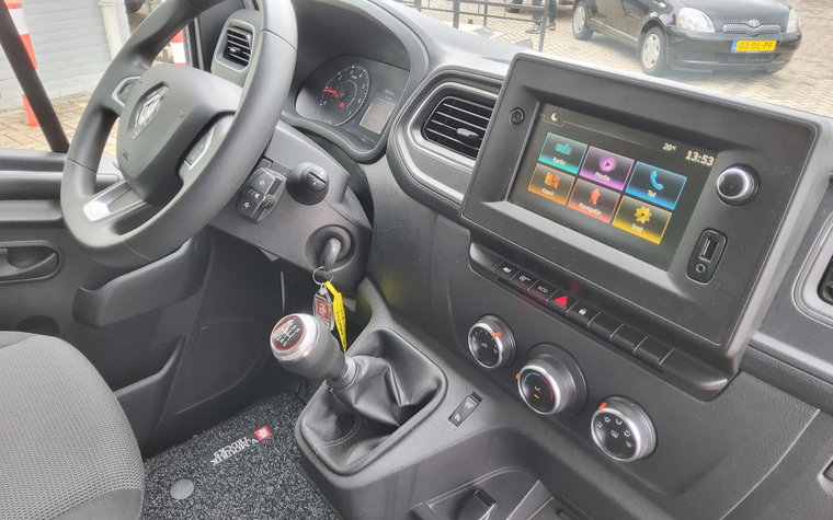 Vehicle Image 16