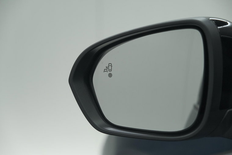 Vehicle Image 23