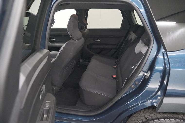 Vehicle Image 33