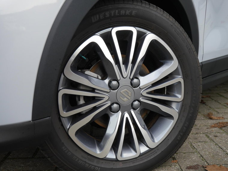 Vehicle Image 36