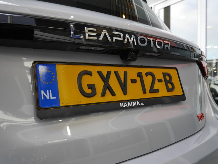 Vehicle Image 37