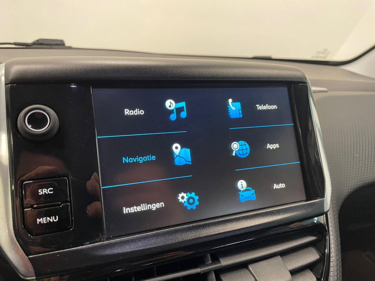 Vehicle Image 25