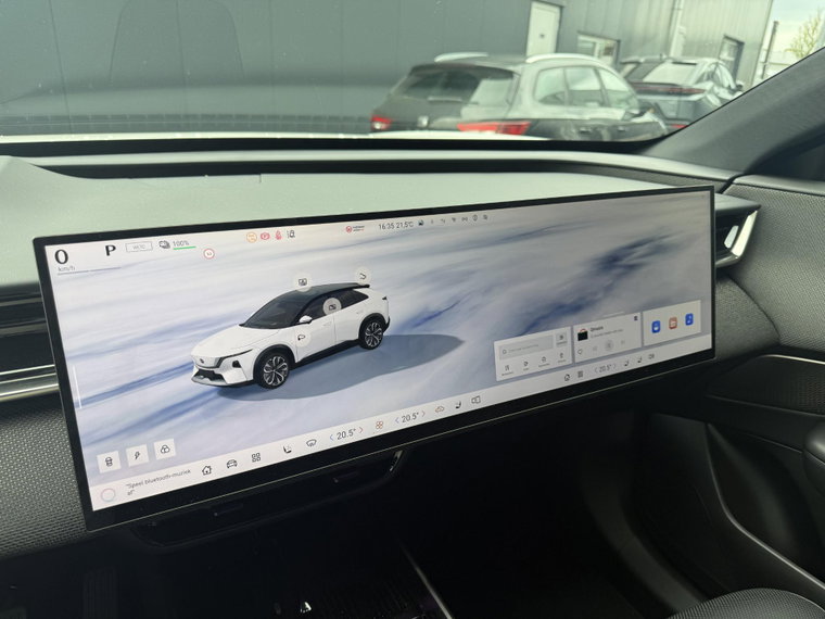 Vehicle Image 19