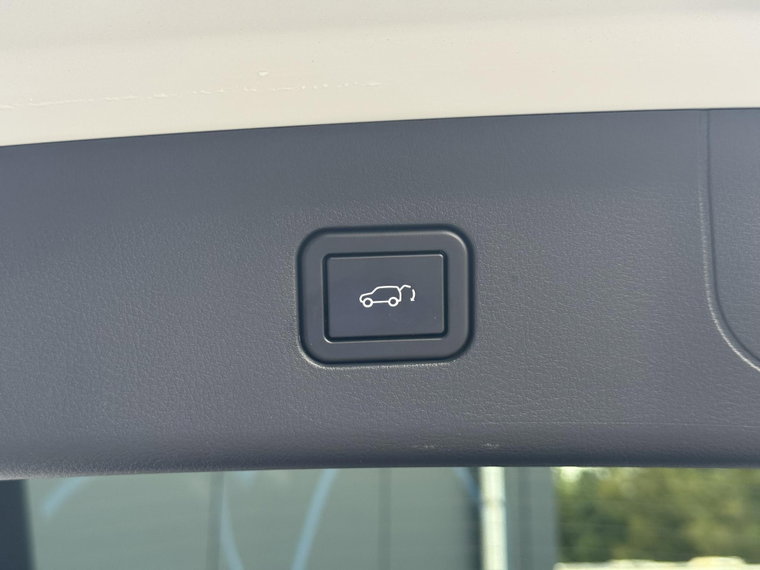 Vehicle Image 26