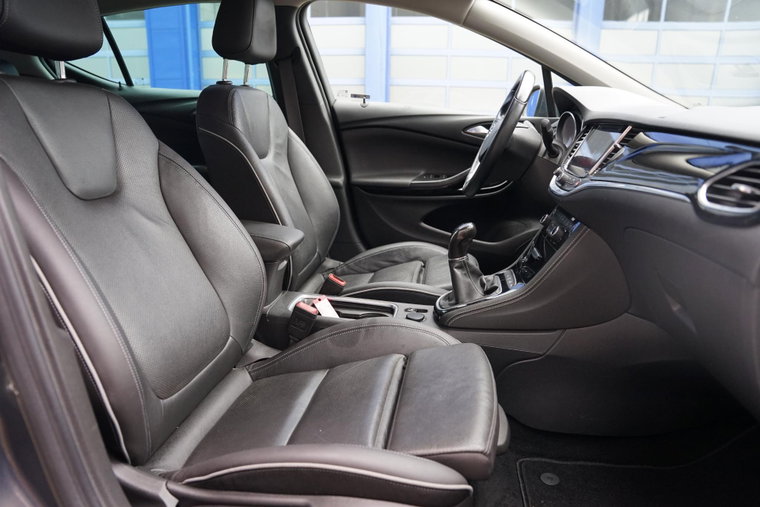 Vehicle Image 14