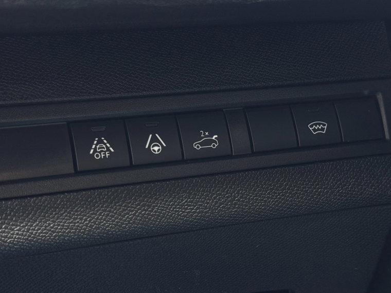 Vehicle Image 28
