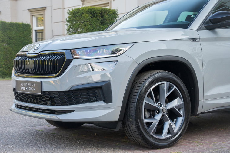 Vehicle Image 14