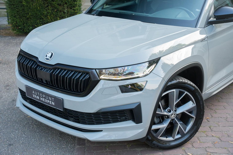 Vehicle Image 16