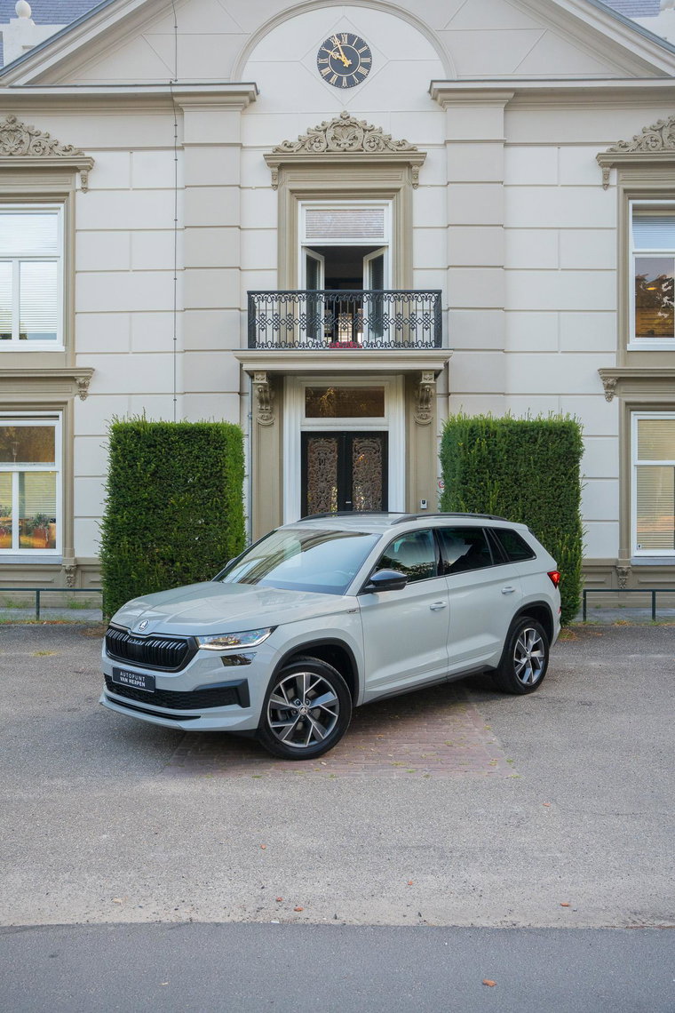 Vehicle Image 48