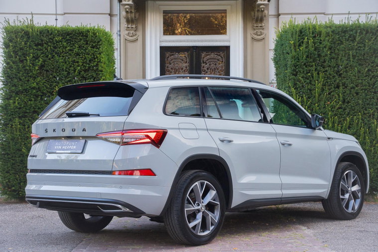 Vehicle Image 8