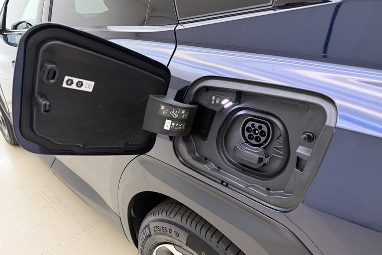 Vehicle Image 19
