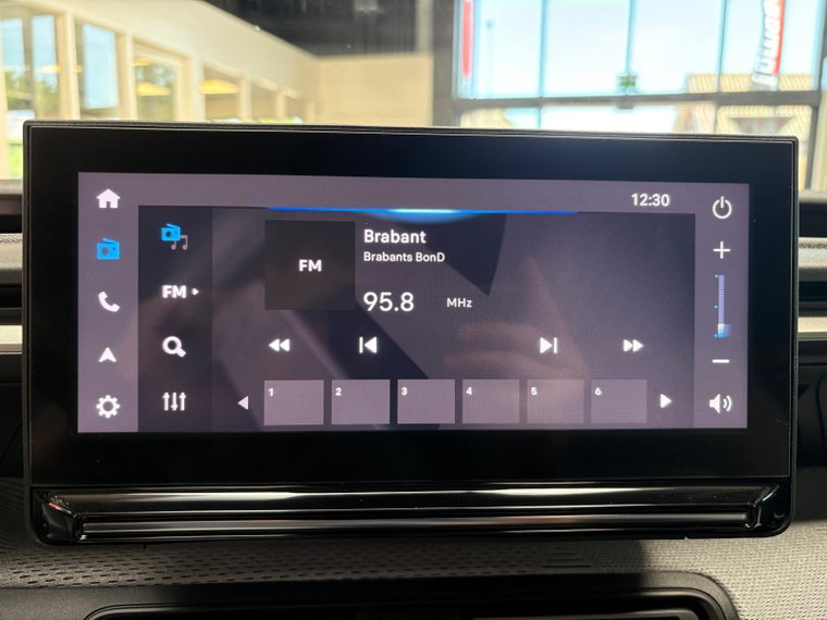Vehicle Image 22