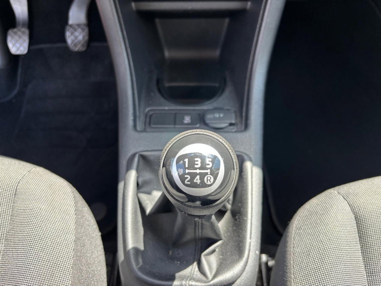 Vehicle Image 35