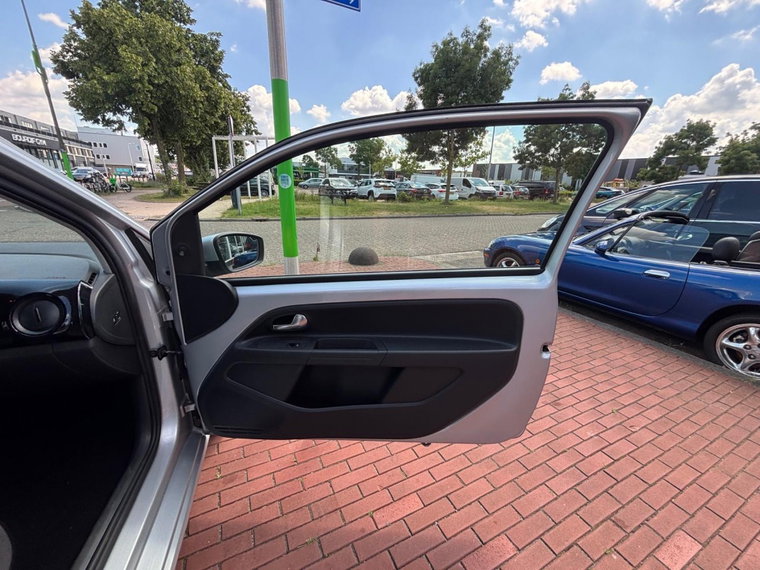 Vehicle Image 46