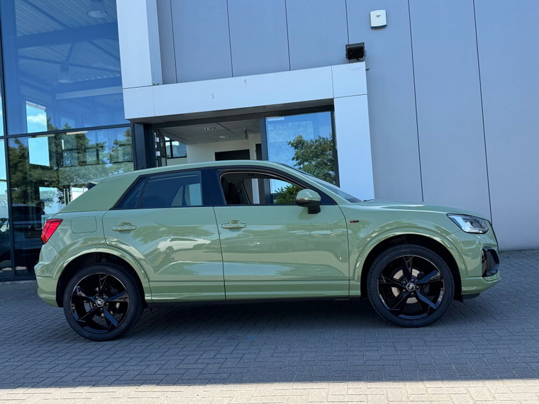 Vehicle Image 19