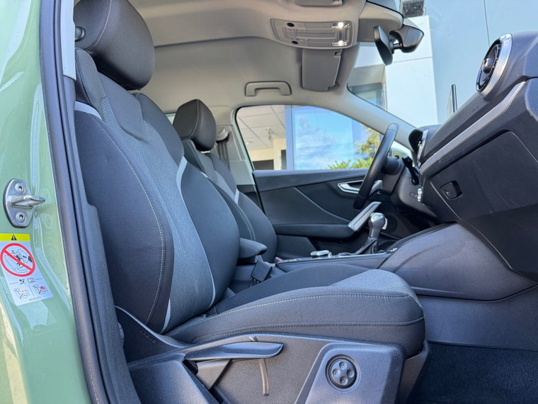 Vehicle Image 23
