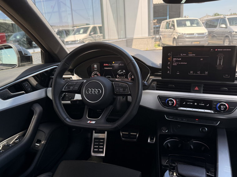 Vehicle Image 18