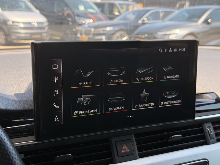 Vehicle Image 25