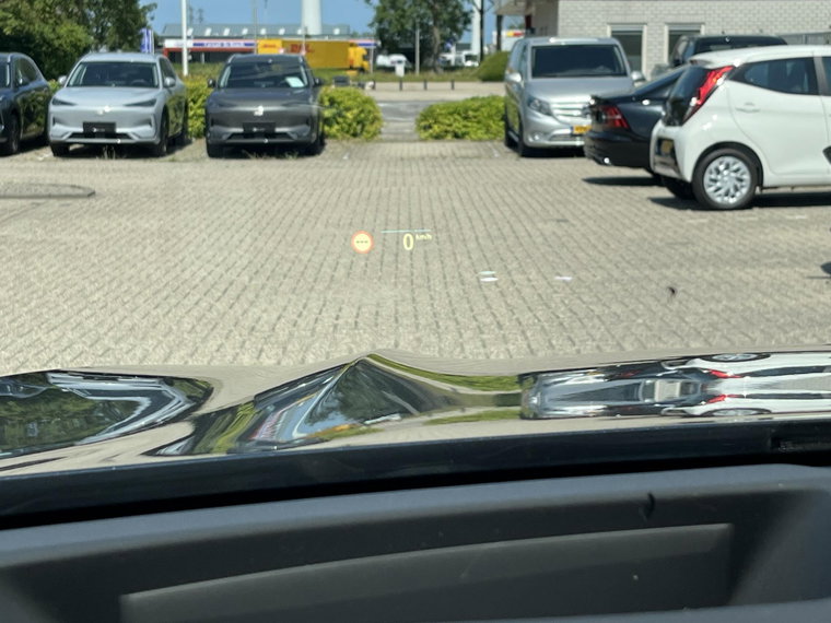 Vehicle Image 25