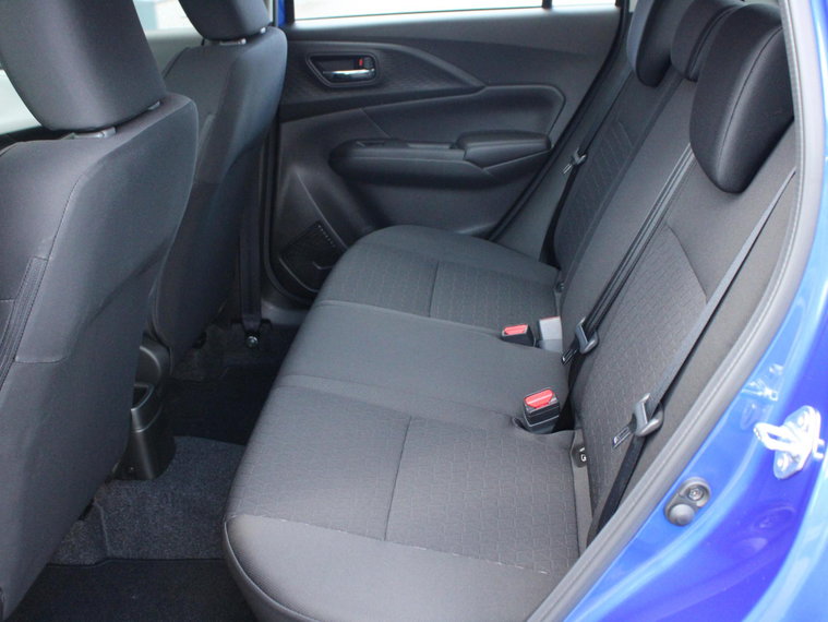 Vehicle Image 32