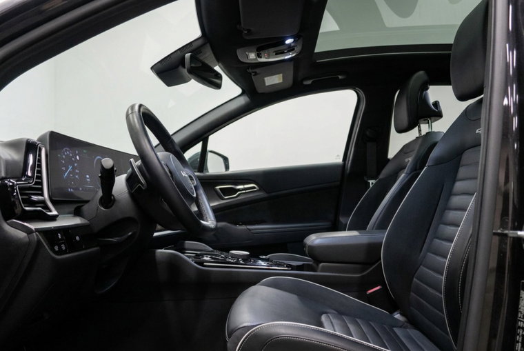 Vehicle Image 10