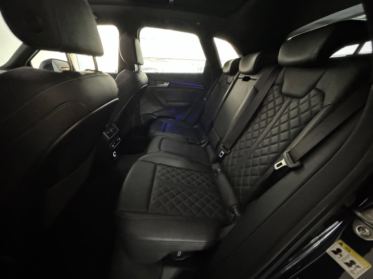 Vehicle Image 30