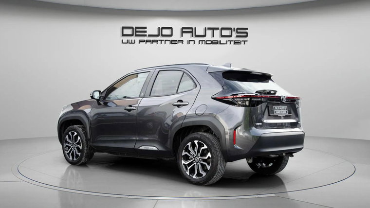 Vehicle Image 5