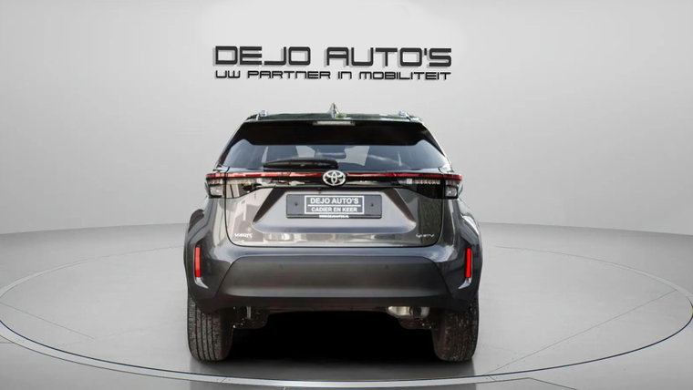Vehicle Image 6