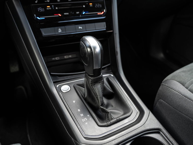 Vehicle Image 25