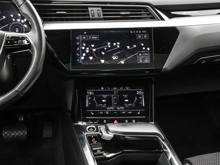 Vehicle Image 21