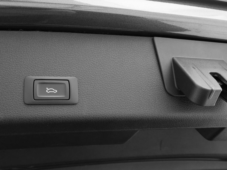 Vehicle Image 28