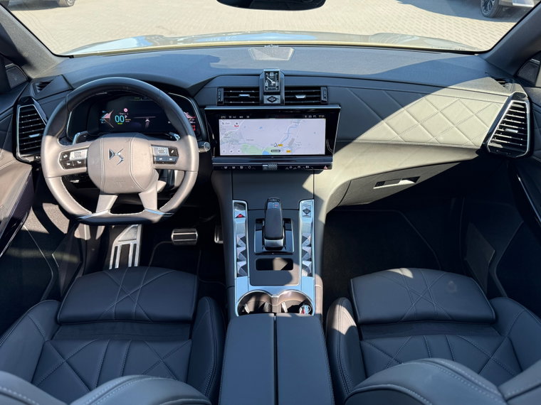 Vehicle Image 22
