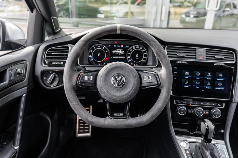 Vehicle Image 17