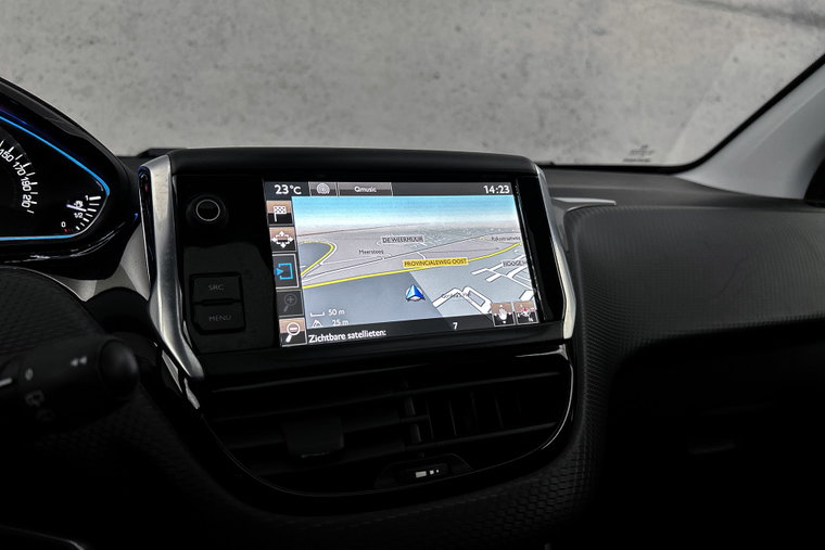 Vehicle Image 15