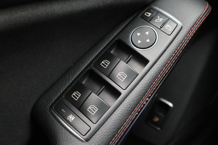 Vehicle Image 35