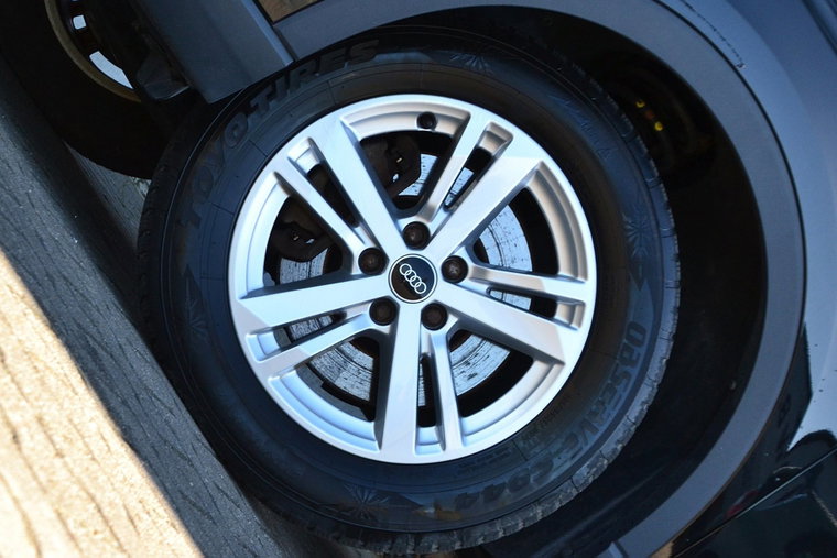 Vehicle Image 10