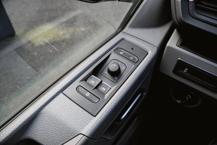 Vehicle Image 24