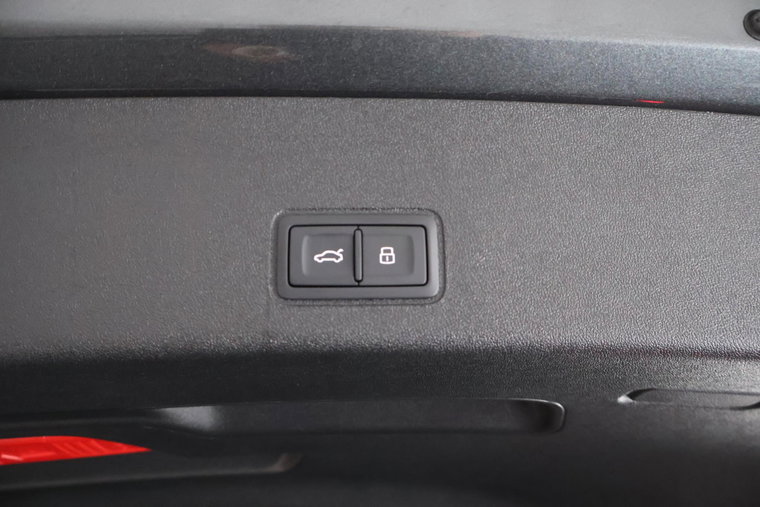 Vehicle Image 43