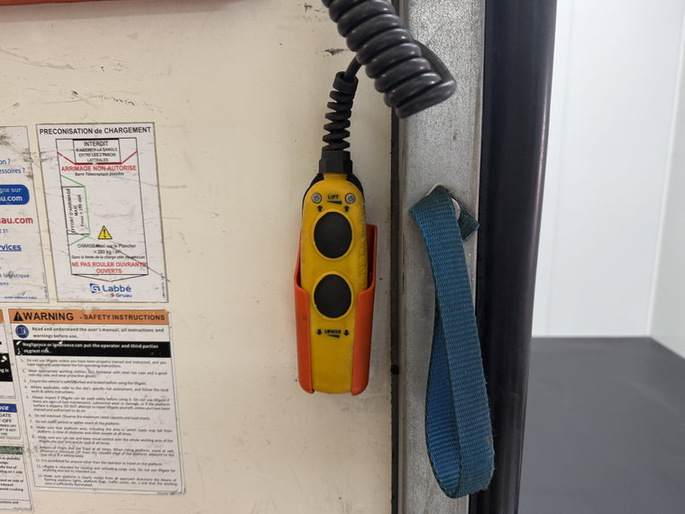 Vehicle Image 23