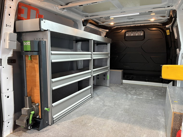 Vehicle Image 13