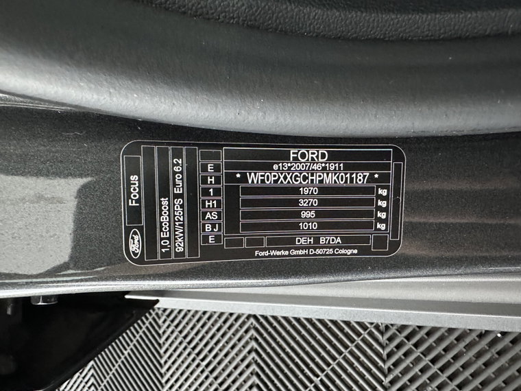 Vehicle Image 27