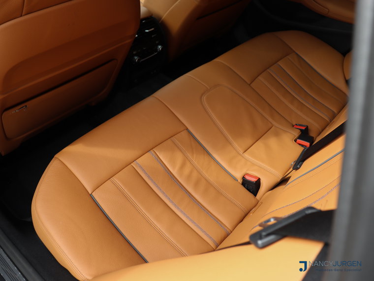 Vehicle Image 37