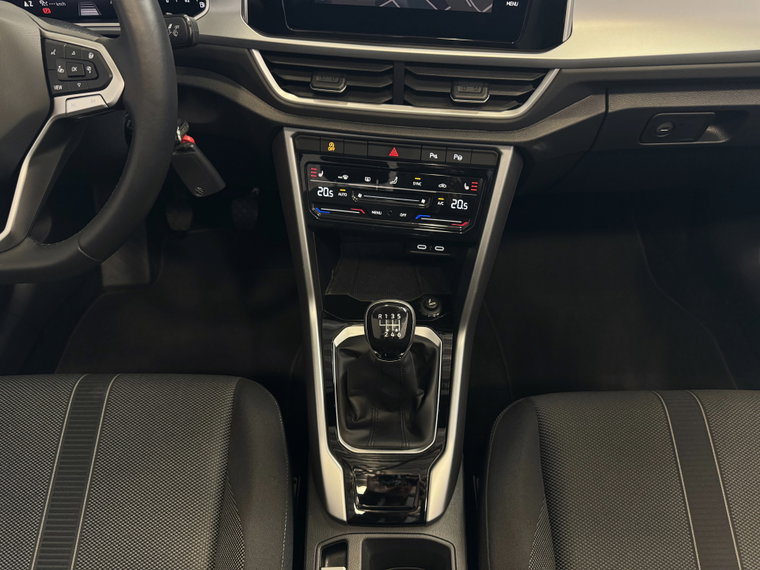 Vehicle Image 26