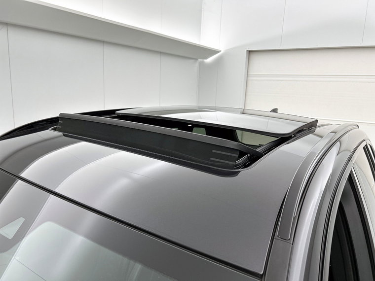 Vehicle Image 38