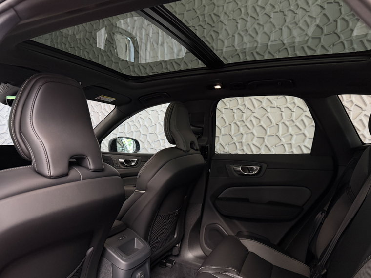 Vehicle Image 60
