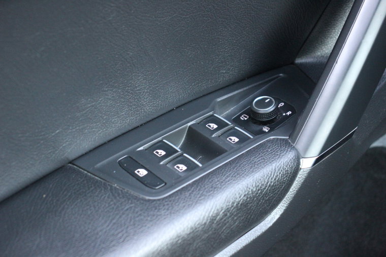 Vehicle Image 37